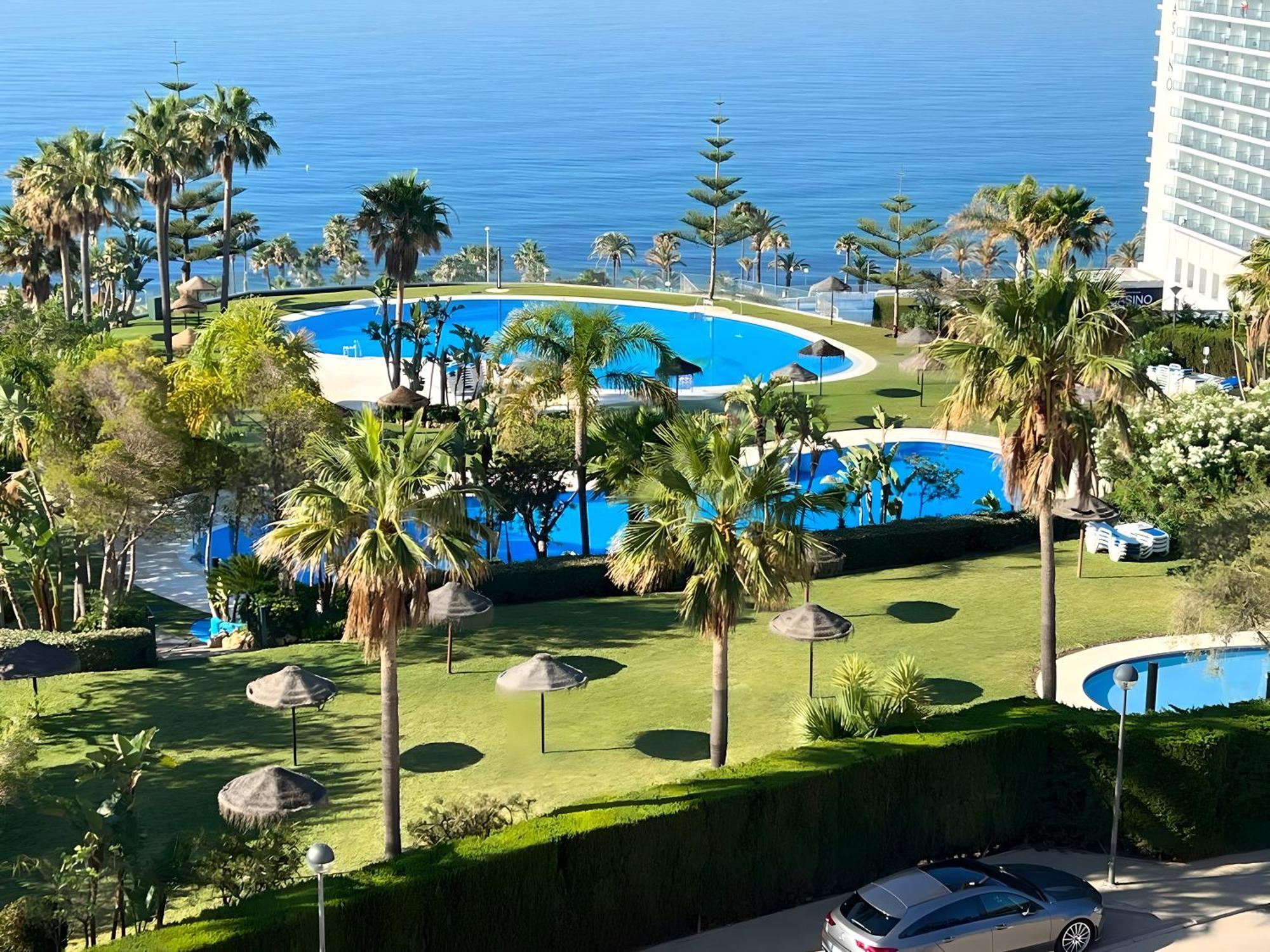 Luxury Apartment Benalmadena First Line Bagian luar foto
